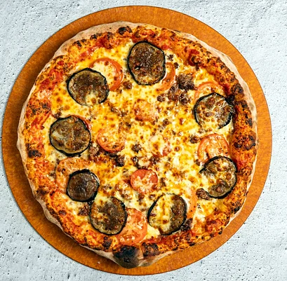 Melanzane pizza with eggplant