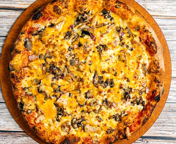 Grilled chicken pizza